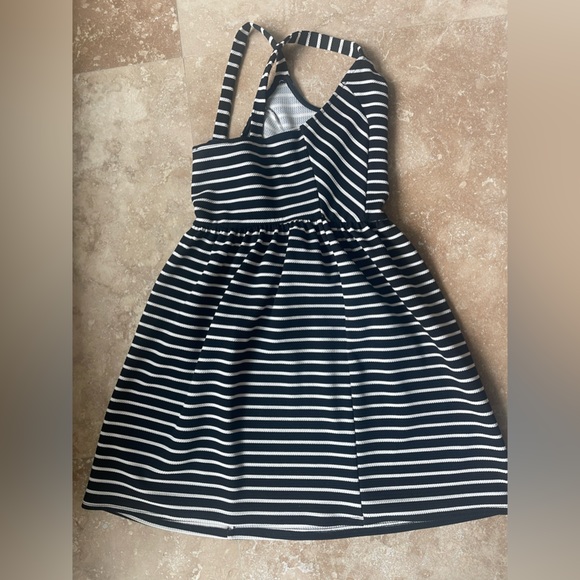 Francesca’s Black and White textured fit and flare dress - Small - Picture 7 of 10